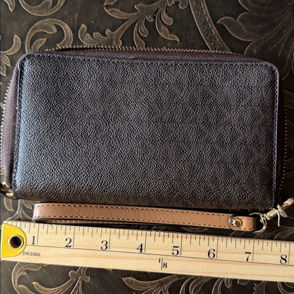 Michael Kors Dark Brown Zip Wallet Wristlet - Picture 2 of 3